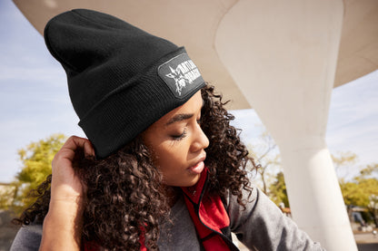 MB7403 | Strickmütze mit Patch – perfekt für hochwertige Sticklogos und starke Markenauftritte